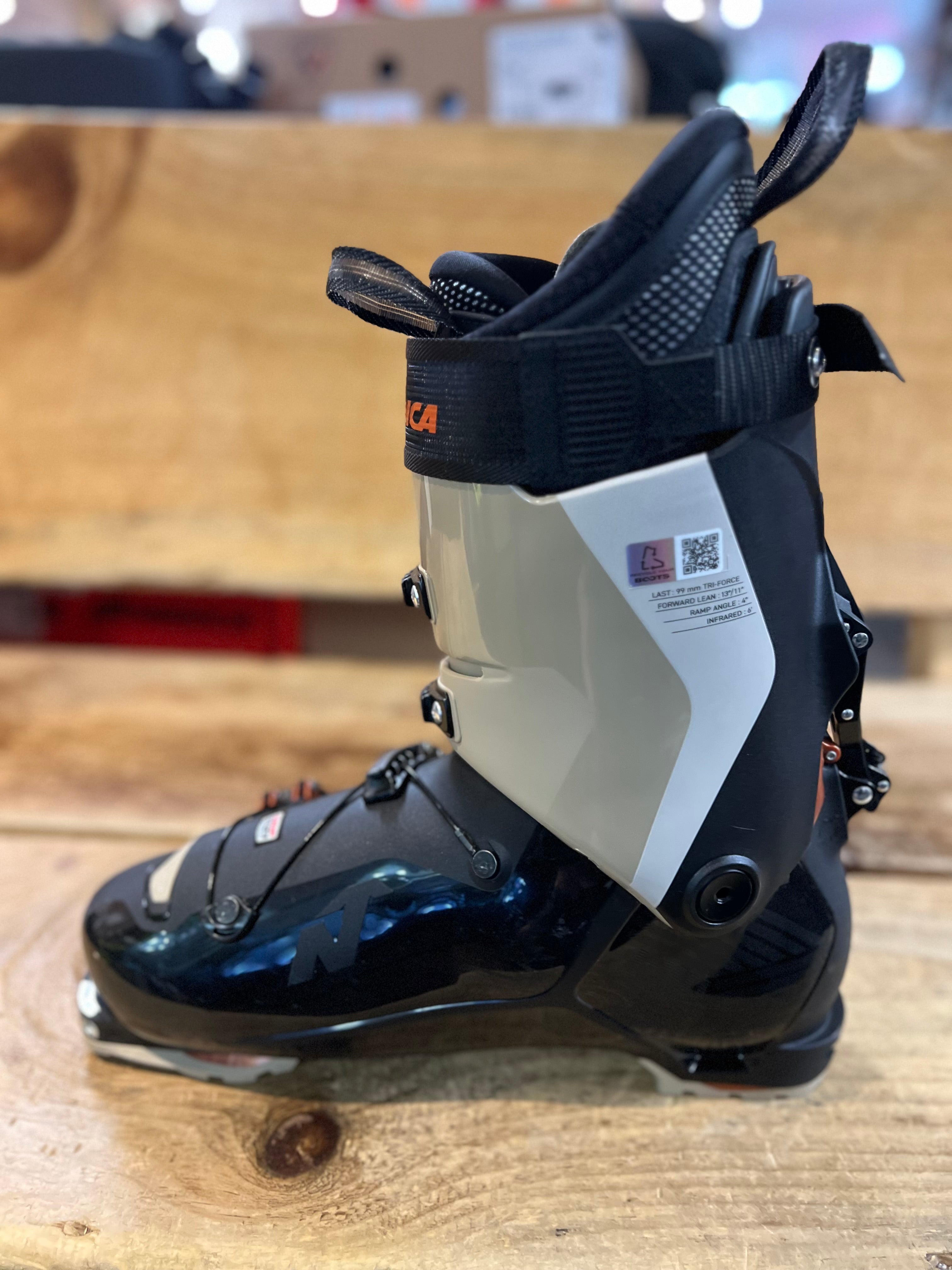 Salomon HPS Louif Paradis Snowboard 2026 – First Stop Board Barn